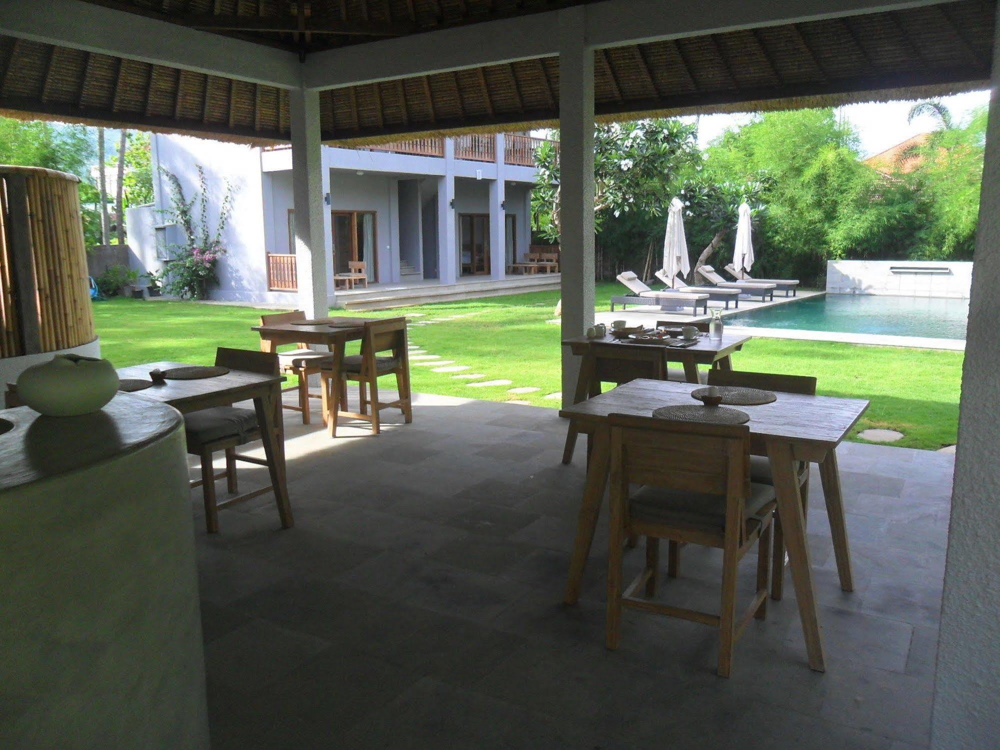 Ju'blu 3* Lovina Beach